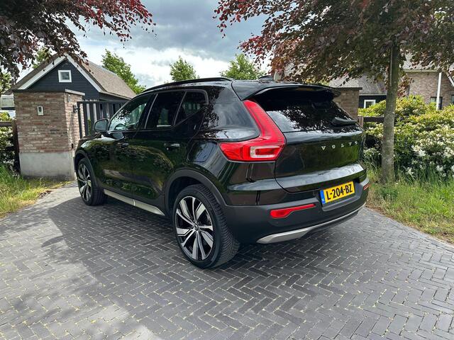 Volvo XC40 Recharge P8 AWD R-Design | Panoramadak | Camera | Warmtepomp | NL-Auto |