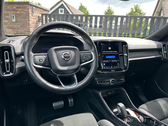 Volvo XC40 Recharge P8 AWD R-Design | Panoramadak | Camera | Warmtepomp | NL-Auto |