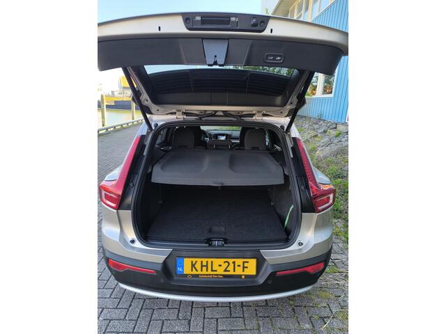 Volvo XC40 1.5 T4 Plug-in hybrid Core Bright Comfort stoelen met verwarming, electr A klep, Camera, carplay, donkere hemel, 1e eigenaar, all season banden