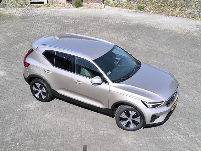 Volvo XC40 1.5 T4 Plug-in hybrid Core Bright Comfort stoelen met verwarming, electr A klep, Camera, carplay, donkere hemel, 1e eigenaar, all season banden