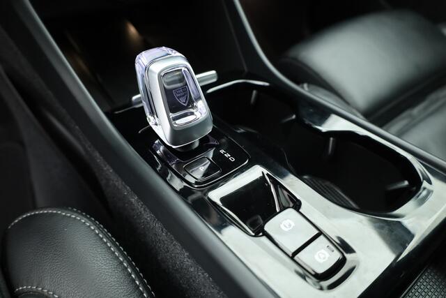 Volvo XC40 1.5 T4 Plug-in hybrid Plus Bright | SOH 97.4% |parelmoer wit | Keyless | Camera | Apple CarPlay | Harman Kardon | Stoel-Stuurverw. | Memory R
