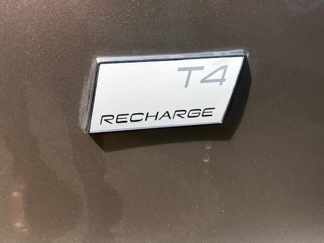 Volvo XC40 1.5 T4 Recharge Core Bright - Navi - camera - dode hoek detectie - Pilot assist