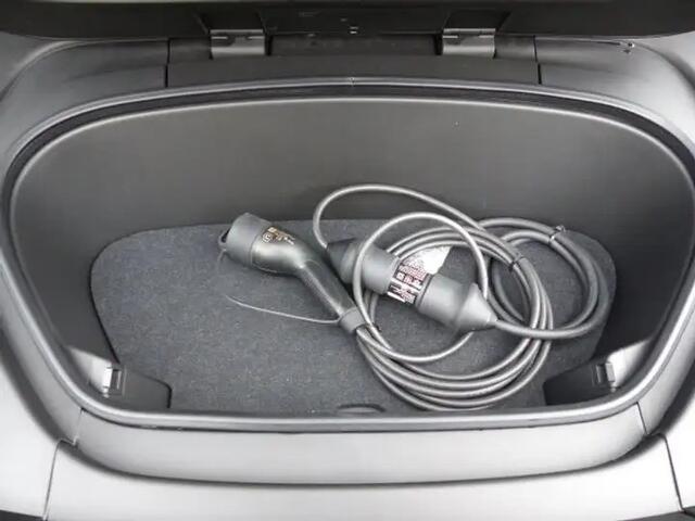 Volvo XC40 Recharge Core 70 kWh ** WARMTEPOMP, TREKH, STUURVERW, 4-SEIZ. BND ** 1e EIG - UNFALLFREI ** ** INFORMEER OOK NAAR ONZE AANTREKKELIJKE FINANCIAL-LEASE TARIEVEN **