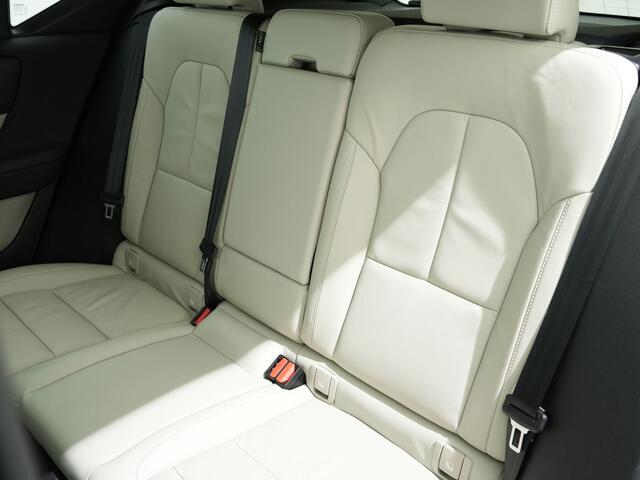 Volvo XC40 1.5 T2 INSCRIPTION AUT8 | Leer | Camera | Stoelverwarming