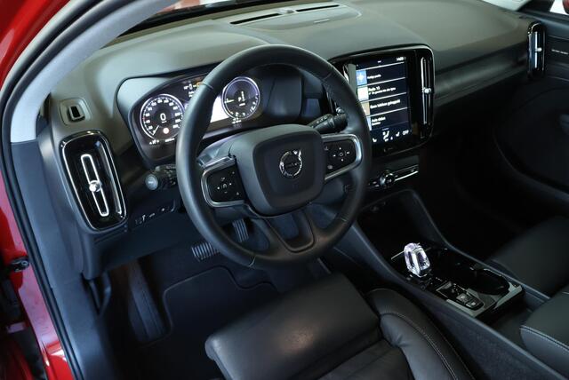 Volvo XC40 T5 Recharge Plus Bright | Harman Kardon Premium Audio | Lederen Bekleding | Stoelverwarming | Parkeersensoren voor + achter | Parkeercamera | Navigatie | Adaptive Cruise Control |