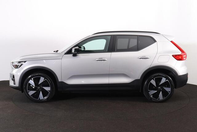 Volvo XC40 Extened Range Core 82 kWh - IntelliSafe Assist & Surround - Parkeercamera achter - Verwarmde voorstoelen, stuur & achterbank - Parkeersensoren voor & achter - Draadloze tel. lader - Warmtepomp - Extra getint glas - Inklapbare trekhaak - 19' LMV