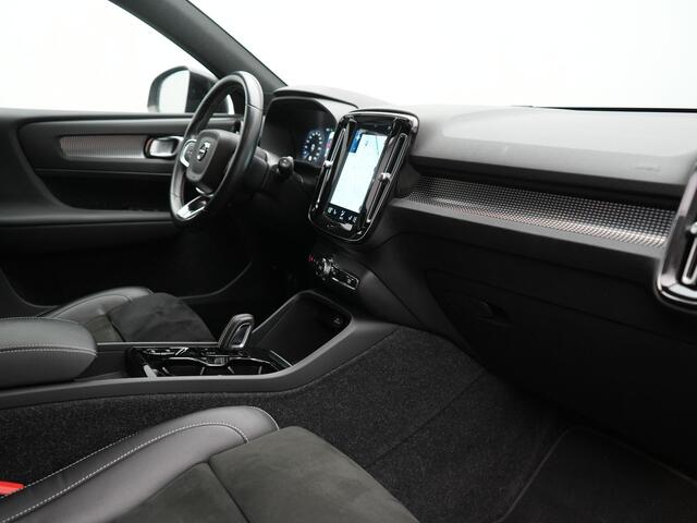 Volvo XC40 T5 Recharge R-Design PHEV 262pk Dealer O.H. | Trekhaak Af Fabriek | Camera | Alcantara Sportstoelen & Stuur Verwarmd | Keyless | Blis | Apple Carplay | Navigatie | DAB | Cruise Control | 19"L.M | Plug In Hybrid |