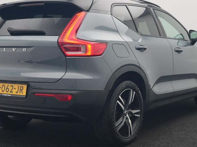 Volvo XC40 T5 Recharge R-Design PHEV 262pk Dealer O.H. | Trekhaak Af Fabriek | Camera | Alcantara Sportstoelen & Stuur Verwarmd | Keyless | Blis | Apple Carplay | Navigatie | DAB | Cruise Control | 19"L.M | Plug In Hybrid |