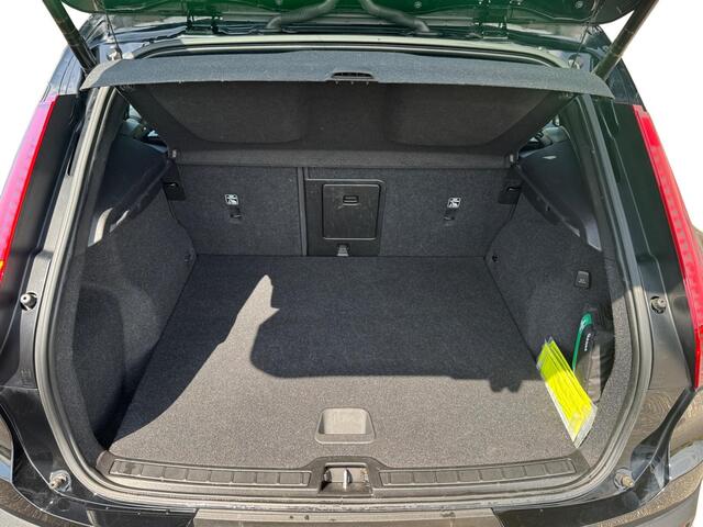Volvo XC40 Recharge P8 AWD R-Design ? SOH 93% ? Warmtepomp ? Trekhaak ? H/K