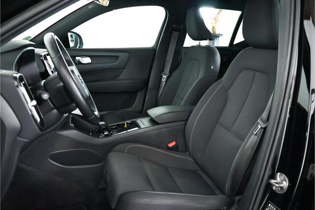 Volvo XC40 Single Motor Core 69 kWh / Google / CarPlay / Camera / Trekhaak
