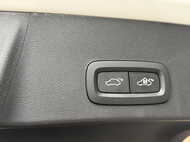 Volvo XC40 1.5 T5 Twin Engine R-Design | Carplay | Panoramadak | Camera |
