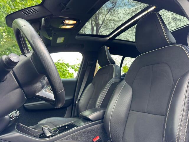 Volvo XC40 Recharge P8 AWD RDesign 408PK SOH 90,8%/Warmtepomp/Pano/Acarplay