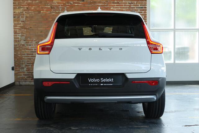 Volvo XC40 T2 Momentum Business | Adaptieve cruise control | Verwarmbare voorruit | Elektrische achterklep | Apple carplay/Android auto | Keyless | Parkeercamera achter | 18 inch Lichtmetalen velgen