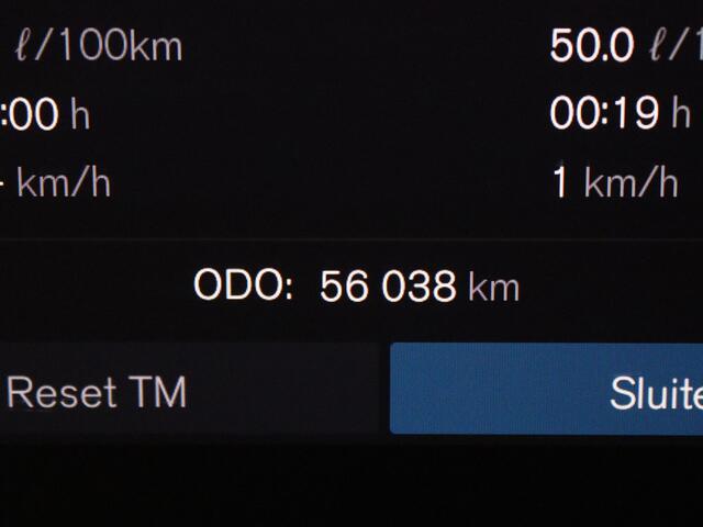 Volvo XC40 B4 Plus Dark 200pk Harman Kardon | Camera | Stoel-/stuurverw. | Trekhaak elektrisch.