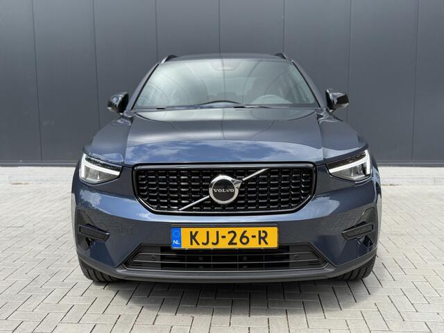 Volvo XC40 2.0 B4 Automaat Plus Dark | Lounge | Panoramadak