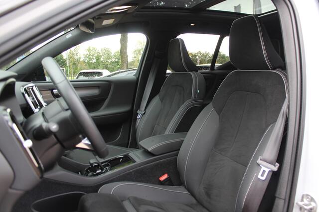 Volvo XC40 1.5 T5 Recharge R-Design 262pk / Full option! / Trekhaak / Panoramadak / 360Camera / Harman Kardon / 19'' / Stoel+Stuurverwarming / CarPlay / Dodehoek / DAB / Cruise Control