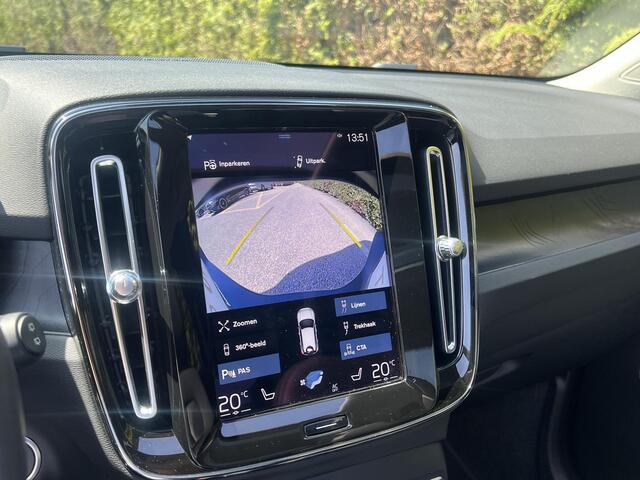 Volvo XC40 T5 Recharge Inscription | Blis | Pano dak | Trekhaak | Parkeer camera\sensoren | Elektrische stoelen | AppleCarplay | Bluetooth |