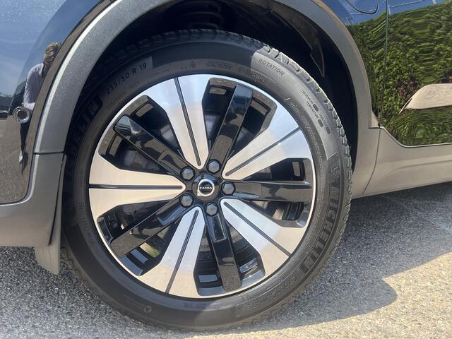 Volvo XC40 T5 Recharge Inscription | Blis | Pano dak | Trekhaak | Parkeer camera\sensoren | Elektrische stoelen | AppleCarplay | Bluetooth |