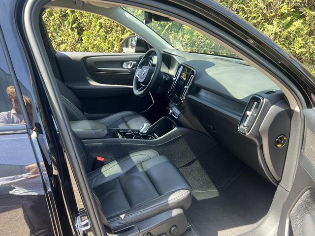 Volvo XC40 T5 Recharge Inscription | Blis | Pano dak | Trekhaak | Parkeer camera\sensoren | Elektrische stoelen | AppleCarplay | Bluetooth |