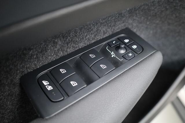 Volvo XC40 Recharge Ultimate | Rijklaar! | 96.7% SOH | Pano | Dig. Cockpit | Bliss | 360*+PDC | Harman/Kardon | Stuur-stoelverw. | Adapt. Cruise | Elek. Klep | Nav+App.Connect | LED | 19'' V
