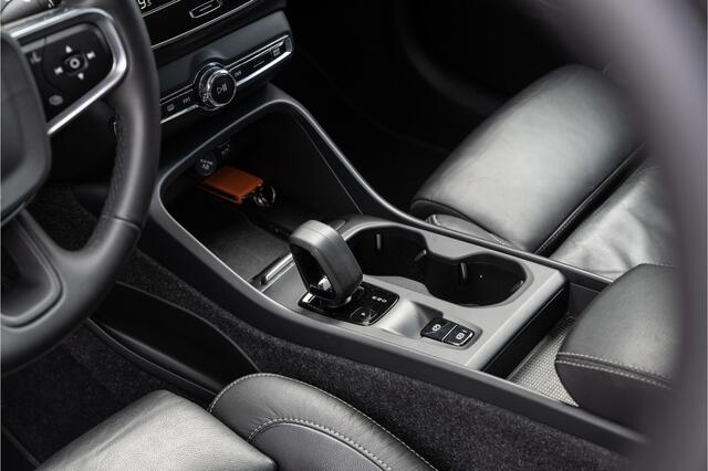 Volvo XC40 1.5 T4 Recharge R-Design | Hybrid | Keyless | Pano | Camera | Harman Kardon | Lane Assis | Front Assis | Apple Carplay