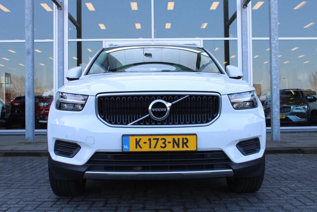 Volvo XC40 T2 130PK Automaat Business Pro | Org. NL | Camera | Schuif/kanteldak | PDC Achter | Climate Control | Leder | 18" LMV |