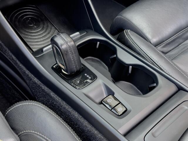 Volvo XC40 2.0 T5 AWD AUT8 INTRO EDITION PANODAK LEDER NAVI CAMERA DIGI-DASH LED LMV PDC