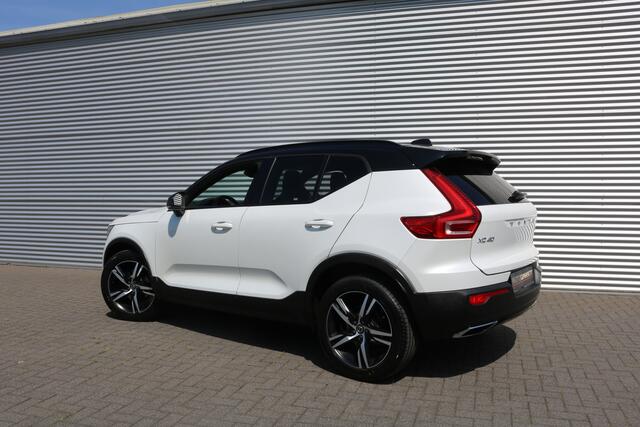 Volvo XC40 2.0 T5 AWD R-Design 248PK (Panoramadak Sportleder Carplay Navi/Camera HarmanKardon Trekhaak Full-Led 19Inch PrivacyGlass Pdc V+A)