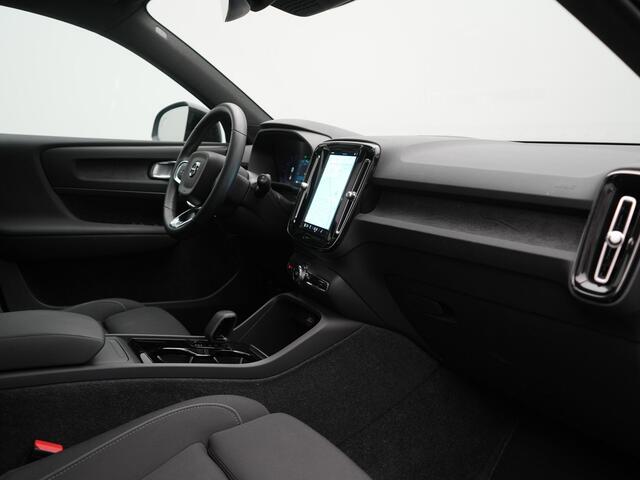 Volvo XC40 Single Motor Extended Range Ultimate 78 kWh 252pk Dealer O.H. | Panodak | Adaptive Cruise | 360 Camera | Harman / Kardon | Warmtepomp | Sportstoelen Memory & Verwarmd | Google Assistent | Keyless | Blis | Apple Carplay | DAB |