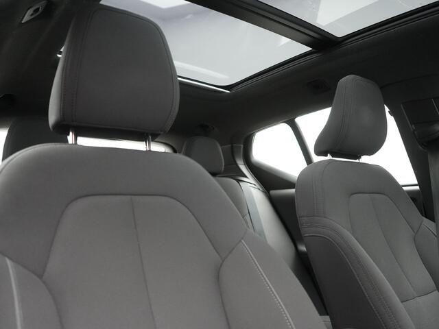 Volvo XC40 Single Motor Extended Range Ultimate 78 kWh 252pk Dealer O.H. | Panodak | Adaptive Cruise | 360 Camera | Harman / Kardon | Warmtepomp | Sportstoelen Memory & Verwarmd | Google Assistent | Keyless | Blis | Apple Carplay | DAB |