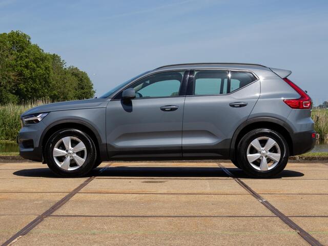 Volvo XC40 1.5 T2 Momentum Core LED Virtual cockpit Navi