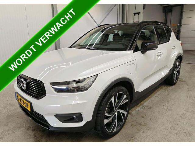 Volvo XC40 T5 Hybride R-Design / Panoramadak / Trekhaak / Pdc./ Leder / Airco-ecc./ Radio multimedia / Apk 01-2027