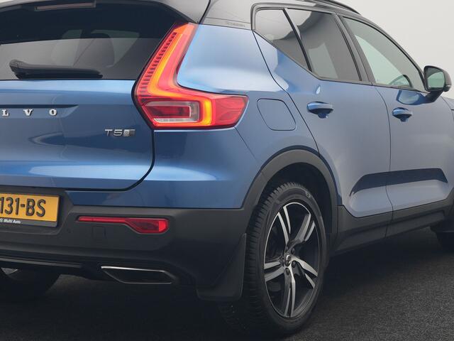 Volvo XC40 T5 Twin Engine R-Design PHEV 262pk | Trekhaak Af Fabriek | Panodak | Adaptive Cruise | 360 Camera | Harman / Kardon | Alcantara Sportstoelen Memory & Verwarmd | Apple Carplay | Stuur Verwarmd | Keyless | Blis | 19"L.M | Plug In Hybrid |