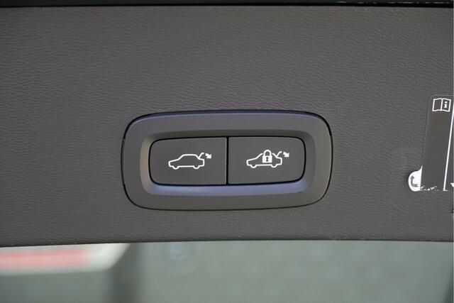 Volvo XC40 1.5 T2 Automaat! Business Pro BJ2021 Lmv 19" | Led V+A | Pdc | Keyless entry | Elek. achterklep | Achteruitrijcamera | App-Connect | Navi | Virtual cockpit | Climate control | Cruise control | Sportstoelen | Zwarte hemel | Getint glas