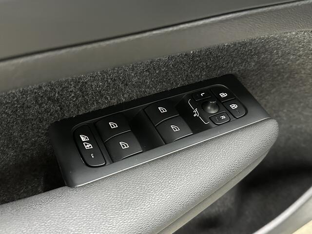 Volvo XC40 1.5 T5 Plug-in hybrid Plus Dark 262 pk | Acc | Memory | Verw. Voorruit |