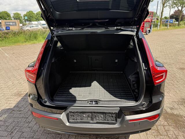 Volvo XC40 T4 PHEV Ultimate Dark Design Aut. , PANORAMADAK. AUTOMAAT, BENZ HYBRIDE, HARMAN KARDON, PDC, CRUISE, AIRCO, ELECTR STOELEN, ELECTR ACHTERKLEP, ACHTERUITRIJCAMERA, EN NOG VEEL MEER.... 1 JAAR GARANTIE, BTW AUTO PRIJS IS INCL BTW