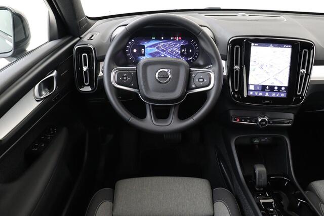 Volvo XC40 B4 (M-HYBRID) PLUS DARK -CAMERA|ADAP.CRUISE|VERW.VOORRUIT|TREKHAAK|HARMAN/KARDON|19"