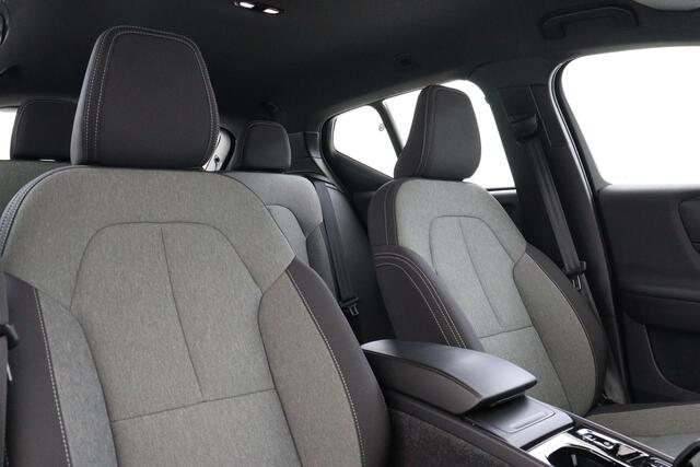 Volvo XC40 B4 (M-HYBRID) PLUS DARK -CAMERA|ADAP.CRUISE|VERW.VOORRUIT|TREKHAAK|HARMAN/KARDON|19"