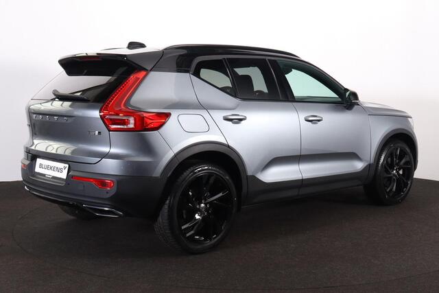 Volvo XC40 T5 AWD R-Design Intro Edition - Panorama/schuifdak - Harman/Kardon audio - Parkeercamera achter - Verwarmde voorstoelen, stuur & achterbank - Parkeersensoren voor & achter - Cruise control - Extra getint glas - Standkachel - 20' LMV