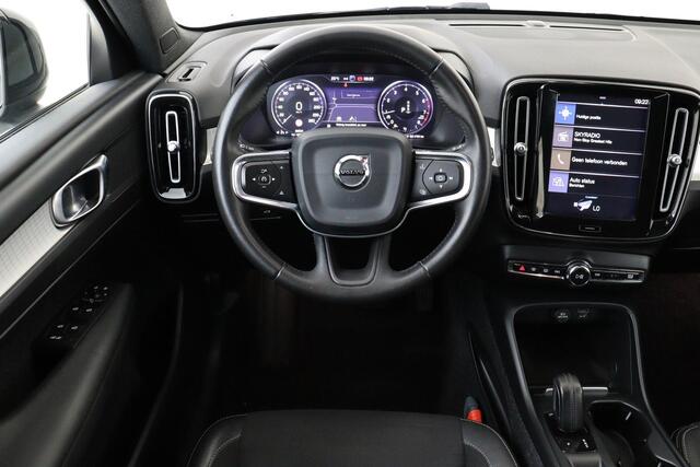 Volvo XC40 T4 MOMENTUM -CRUISE|CAMERA|BLIS|NAVI|TREKHAAK|18"