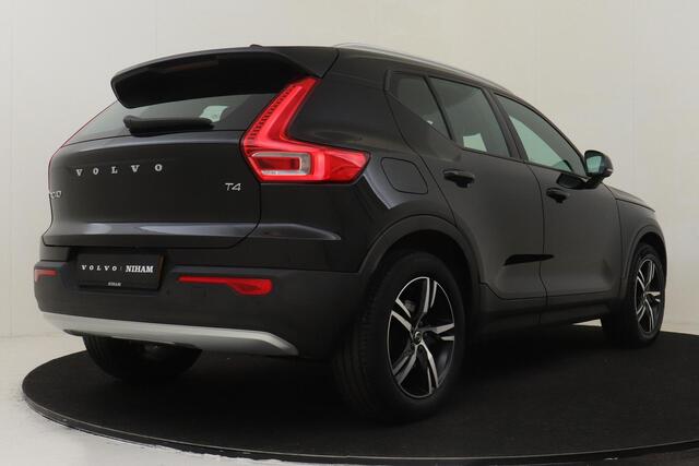 Volvo XC40 T4 MOMENTUM -CRUISE|CAMERA|BLIS|NAVI|TREKHAAK|18"