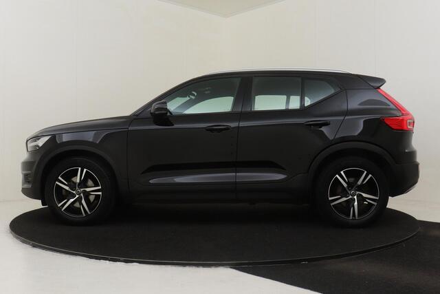 Volvo XC40 T4 MOMENTUM -CRUISE|CAMERA|BLIS|NAVI|TREKHAAK|18"