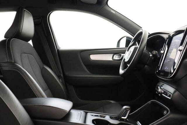 Volvo XC40 T4 MOMENTUM -CRUISE|CAMERA|BLIS|NAVI|TREKHAAK|18"