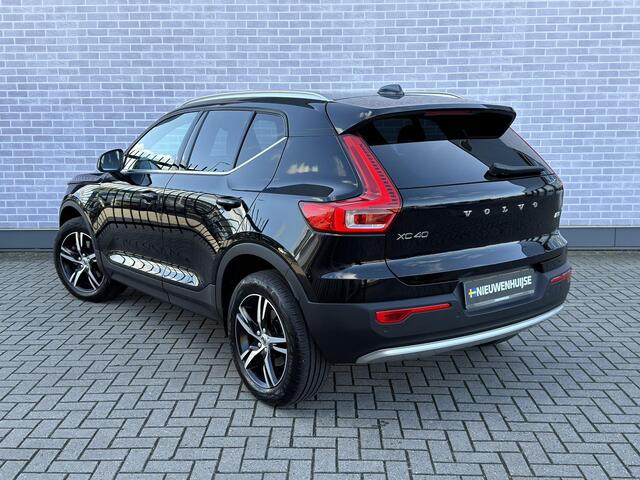 Volvo XC40 2.0 B3 Plus Bright | Lederen bekleding | Navigatie | Camera | Keyless | Adaptieve Cruise Control | Getint Glas | Harman Kardon Audio | DAB | Elek. Stoelen | Stoel-/Stuurverwarming | Lighting Pack |