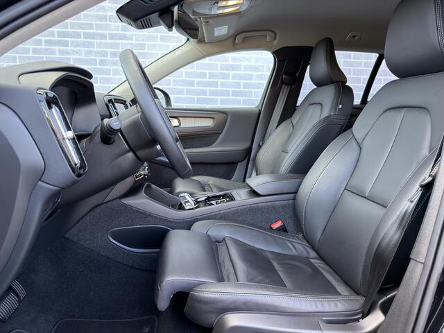 Volvo XC40 2.0 B3 Plus Bright | Lederen bekleding | Navigatie | Camera | Keyless | Adaptieve Cruise Control | Getint Glas | Harman Kardon Audio | DAB | Elek. Stoelen | Stoel-/Stuurverwarming | Lighting Pack |