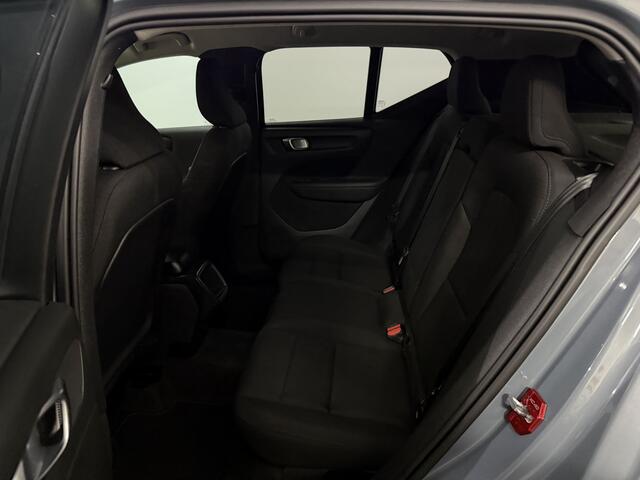 Volvo XC40 1.5 T3 Camera, Navi, Keyless start, Cruise control, Clima, Sportief velgen, Virtual desk