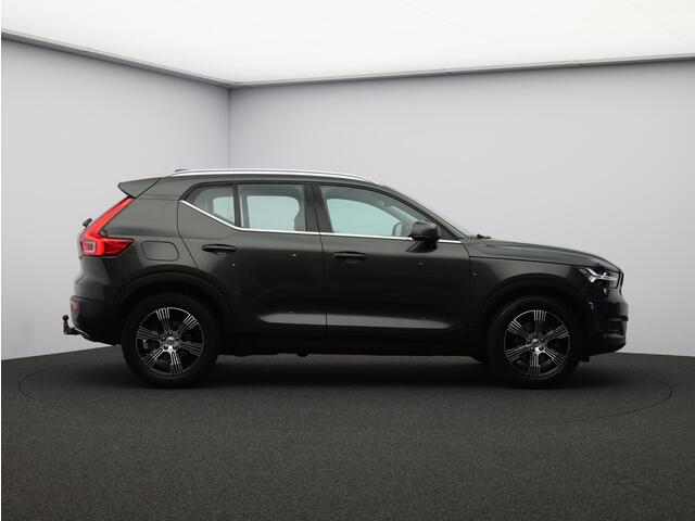Volvo XC40 2.0 T4 190PK Inscription / Trekhaak / Lederen Bekleding / Stoelverwarming / Keyless / Parkeercamera / Park Assist V+A /