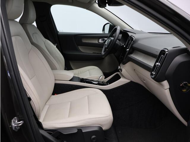 Volvo XC40 2.0 T4 190PK Inscription / Trekhaak / Lederen Bekleding / Stoelverwarming / Keyless / Parkeercamera / Park Assist V+A /