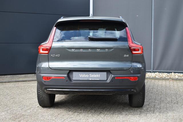 Volvo XC40 B4 Automaat Plus Dark | Premium Audio by Harman Kardon | Semi Electrische Trekhaak | Adaptieve Cruise Control | BLIS | Elektrisch verstelbare Voorstoelen | Stoel-/Stuurwiel verwarming | 19 Inch Lichtmetalen Velgen |