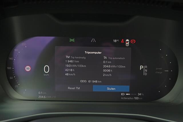 Volvo XC40 Recharge Plus 70 kWh - IntelliSafe Assist & Surround - Parkeercamera achter - Verwarmde voorstoelen & stuur - Parkeersensoren voor & achter - Draadloze tel. lader - Warmtepomp - 20' LMV